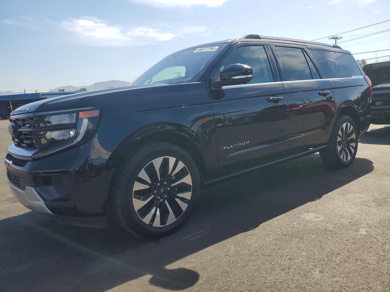 2025 Ford EXPEDITION MAX PLATINUM, čierna, 33 508 km, dovoz USA — foto 1