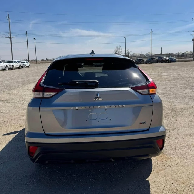 2022 Mitsubishi Eclipse Cross ES, sivá, 147 000 km, dovoz Kanada — foto 5 z 5