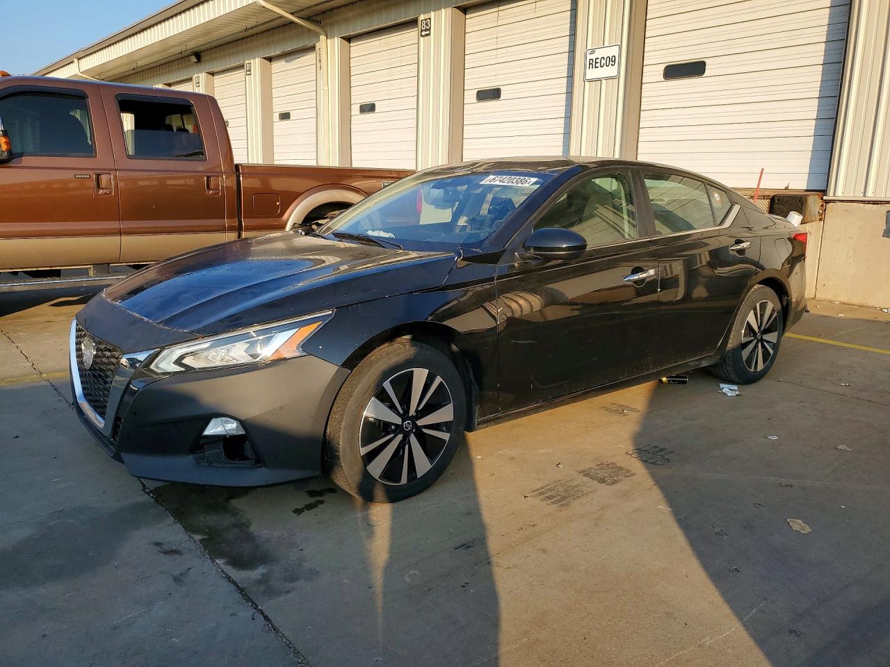 2022 Nissan ALTIMA SV, čierna, 111 914 km, dovoz USA — foto 1