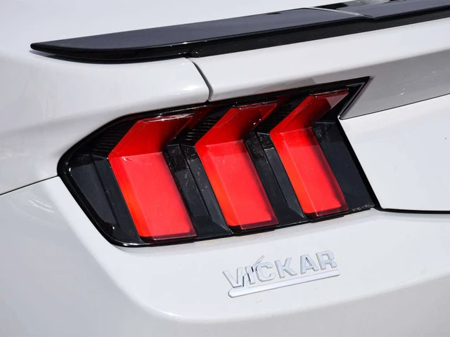 2026 Ford Mustang EcoBoost Premium Fastback, sivá, 30 km, dovoz Kanada — foto 7 z 18
