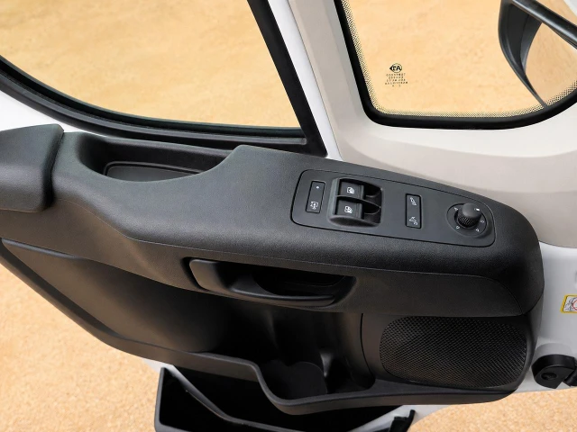 2022 RAM Cargo Van PRO MASTER 2500 PANEL, biela, 60 550 km, dovoz Kanada — foto 4 z 5