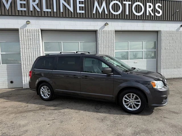 2020 Dodge Grand Caravan Premium Plus, čierna, 103 501 km, dovoz Kanada — foto 2 z 5