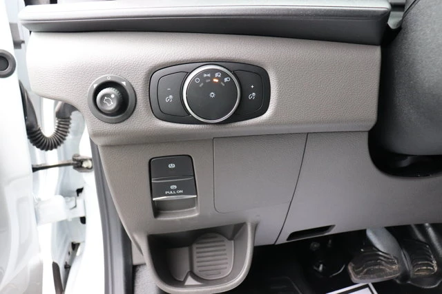 2026 Ford Transit Cargo Van, biela, 68 km, dovoz Kanada — foto 11 z 18