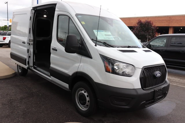 2026 Ford Transit Cargo Van, biela, 68 km, dovoz Kanada — foto 4 z 18