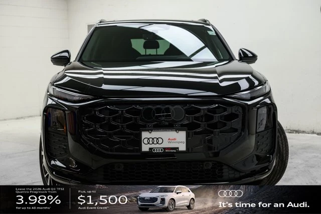2026 Audi Q3 Technik, čierna, 18 km, dovoz Kanada — foto 2 z 20