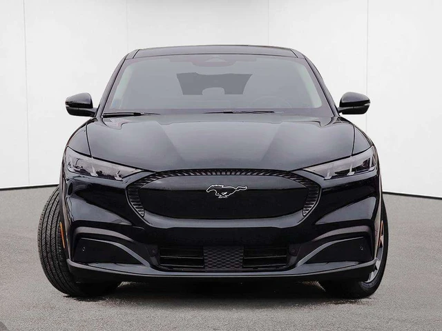 2026 Ford Mustang Mach-E Select, čierna, 30 km, dovoz Kanada — foto 2 z 18