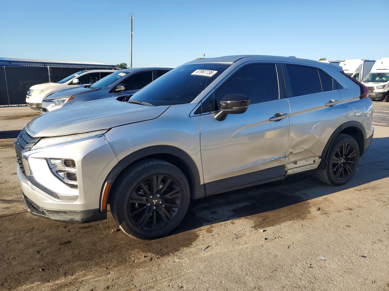 2023 Mitsubishi ECLIPSE CROSS LE, strieborná, 118 615 km, dovoz USA — foto 1