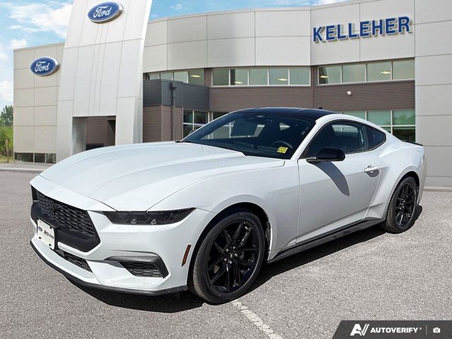 2026 Ford Mustang EcoBoost, biela, 43 km, dovoz Kanada — foto 1