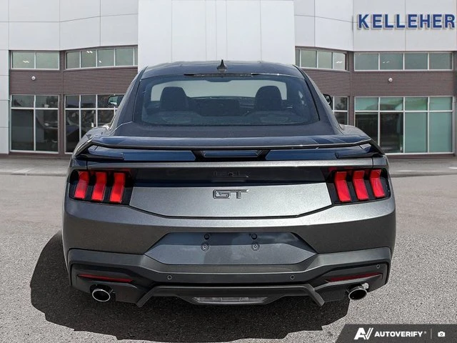 2026 Ford Mustang GT Premium, sivá, 45 km, dovoz Kanada — foto 4 z 20