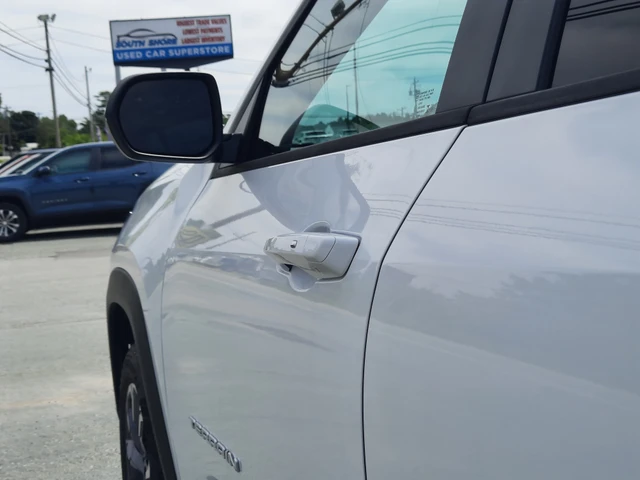 2027 GMC Terrain AWD Elevation, čierna, 6 km, dovoz Kanada — foto 10 z 20