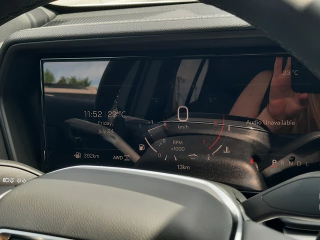 2027 GMC Terrain AWD Elevation, čierna, 6 km, dovoz Kanada — foto 16 z 20