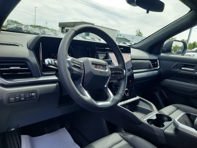 2027 GMC Terrain AWD Elevation, čierna, 6 km, dovoz Kanada — foto 2 z 20