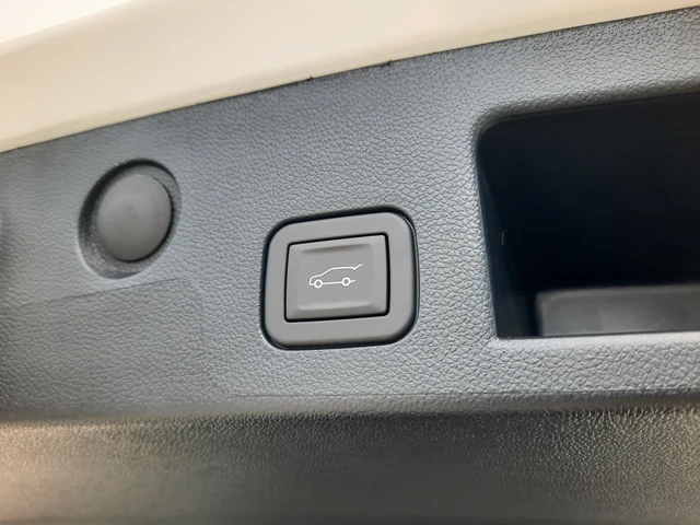 2027 GMC Terrain AWD Elevation, čierna, 6 km, dovoz Kanada — foto 9 z 20