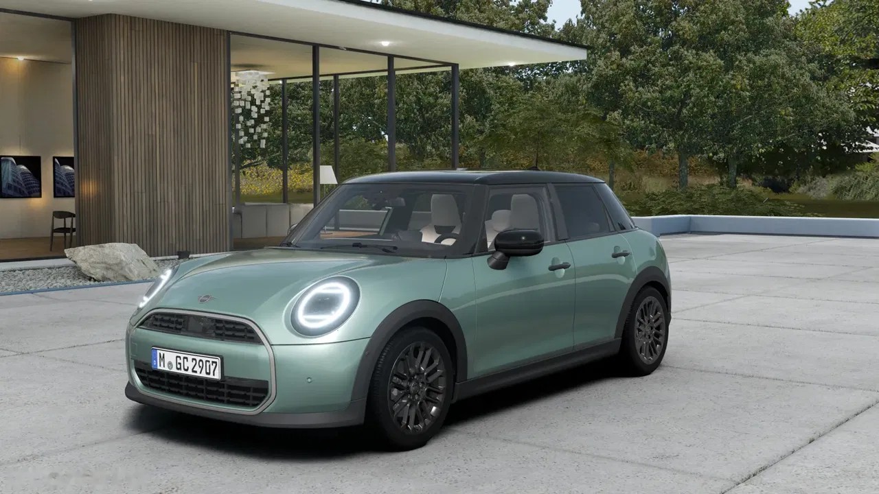 2025 MINI Cooper, 5 km, Poľsko — foto 1 2025 MINI Cooper, 5 km, Poľsko — foto 1