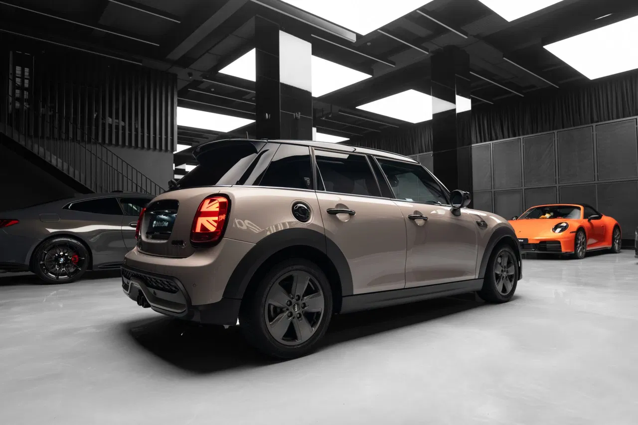 2022 MINI Cooper S, 47 660 km, Rumunsko — foto 10 z 36