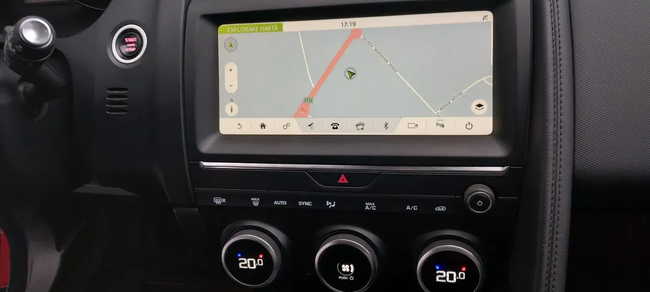 2020 Jaguar E-Pace, 100 000 km, Rumunsko — foto 7 z 29