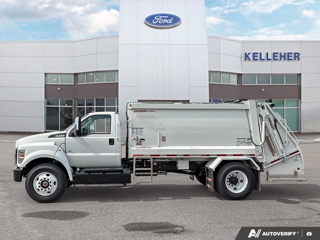 2027 Ford F750, 17 km, dovoz Kanada — foto 2 z 20