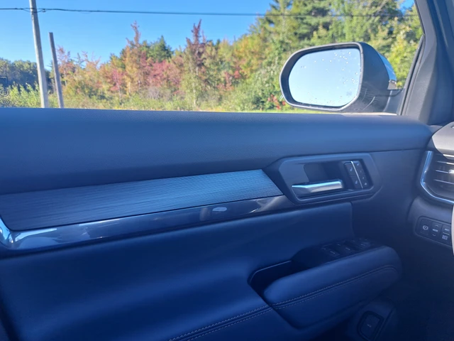 2027 GMC Terrain AWD AT4, sivá, 6 km, dovoz Kanada — foto 11 z 20