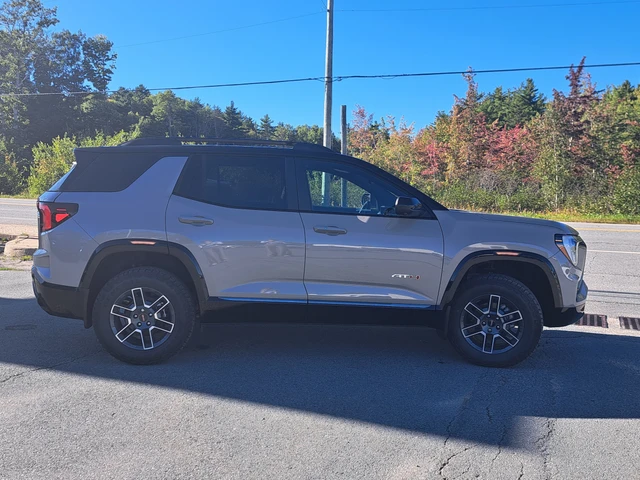 2027 GMC Terrain AWD AT4, sivá, 6 km, dovoz Kanada — foto 5 z 20