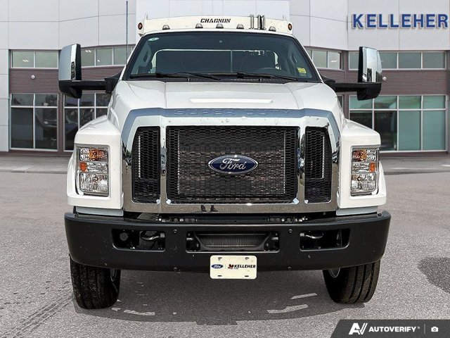 2027 Ford F750, biela, 30 km, dovoz Kanada — foto 8 z 20