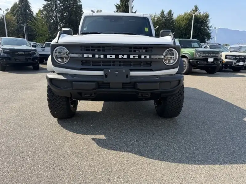 2026 Ford Bronco BIG BEND, biela, 0 km, dovoz Kanada — foto 2 z 12