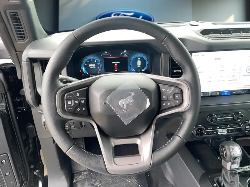 2026 Ford Bronco 4 Door, čierna, 0 km, dovoz Kanada — foto 11 z 12