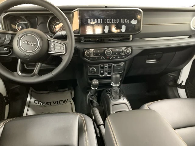 2026 Jeep Gladiator Sahara, biela, 60 km, dovoz Kanada — foto 12 z 20