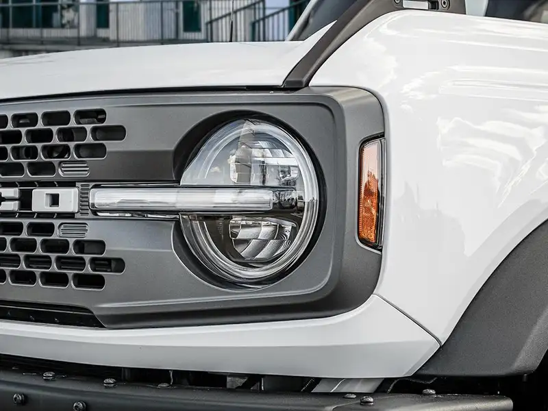 2026 Ford Bronco Badlands, biela, 0 km, dovoz Kanada — foto 7 z 12
