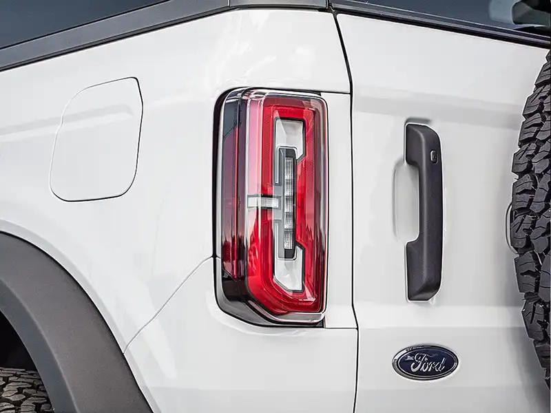 2026 Ford Bronco Badlands, biela, 0 km, dovoz Kanada — foto 8 z 12