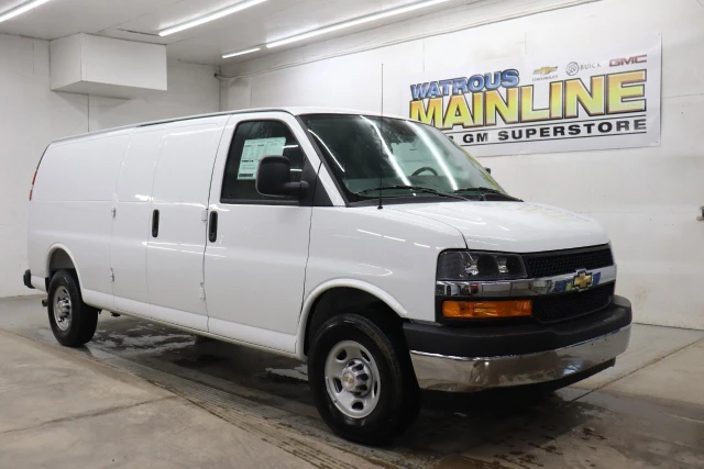2026 Chevrolet Express Work, biela, 6 km, dovoz Kanada — foto 1