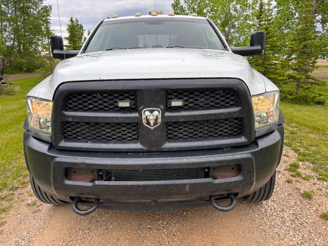 2013 RAM 5500, biela, 305 000 km, dovoz Kanada — foto 3 z 5
