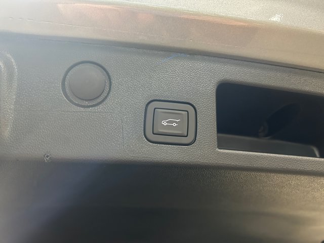 2027 GMC Terrain AWD Elevation, sivá, 6 km, dovoz Kanada — foto 11 z 20