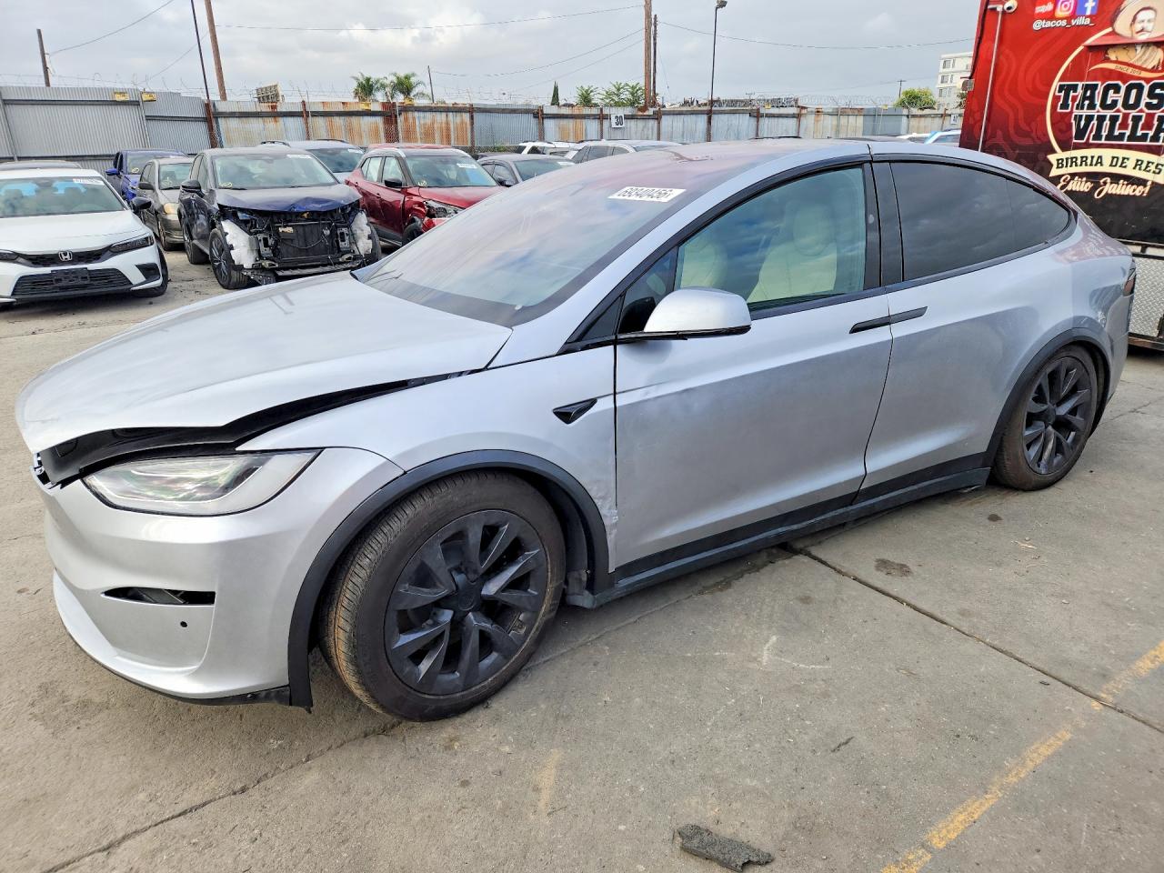 2025 Tesla MODEL X, strieborná, 23 662 km, dovoz USA — foto 1