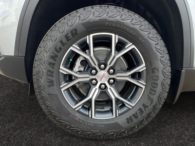 2027 GMC Acadia AT4 AWD, sivá, 8 km, dovoz Kanada — foto 9 z 20