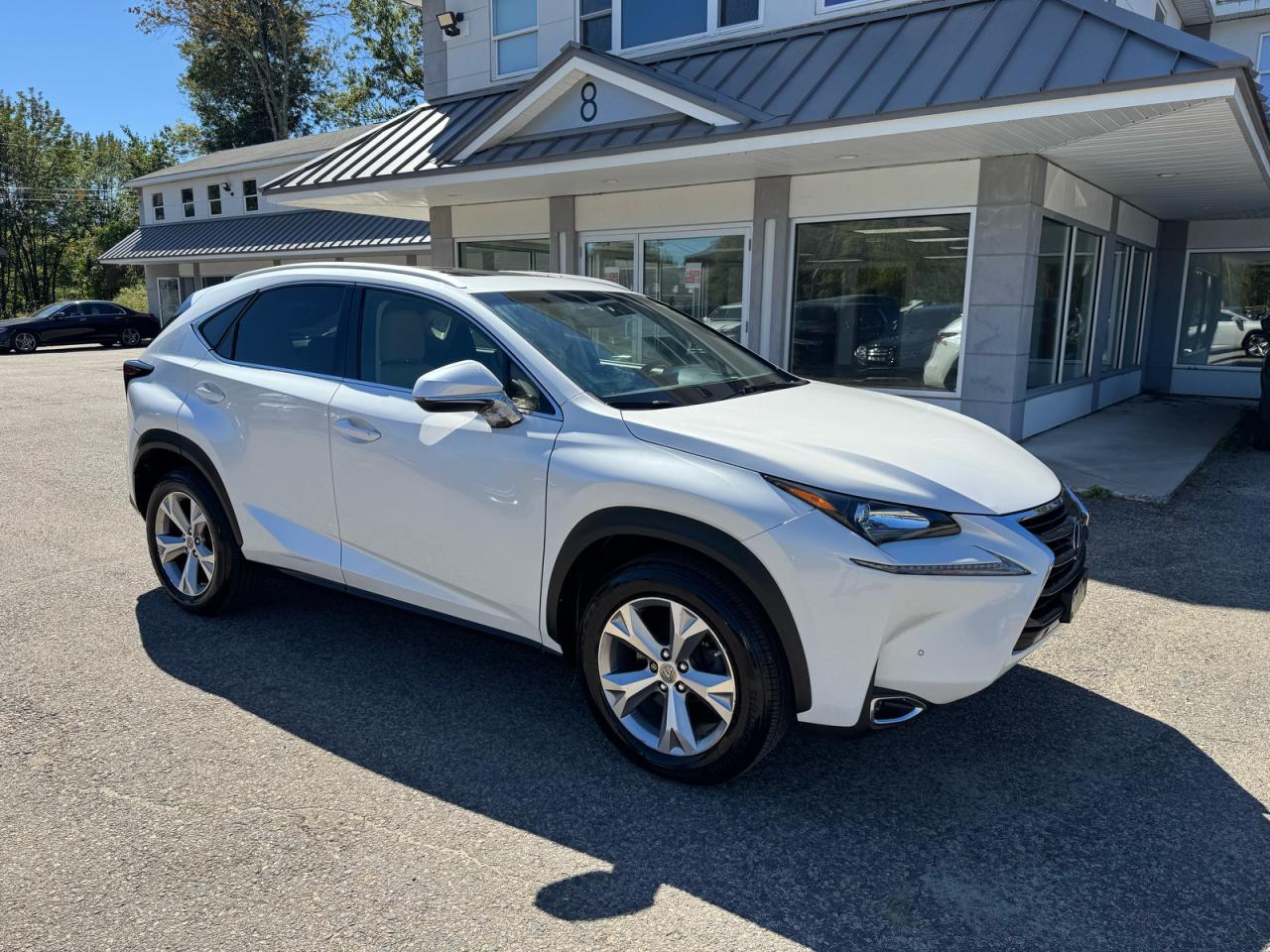 2017 Lexus NX 200T BASE, biela, 294 664 km, dovoz USA — foto 1 | AMECAR 2017 Lexus NX 200T BASE, biela, 294 664 km, dovoz USA — foto 1