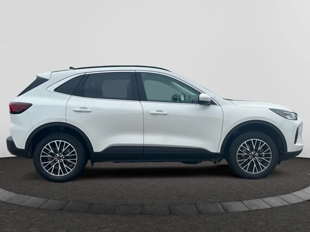 2026 Ford Escape PHEV, biela, 3 km, dovoz Kanada — foto 6 z 20