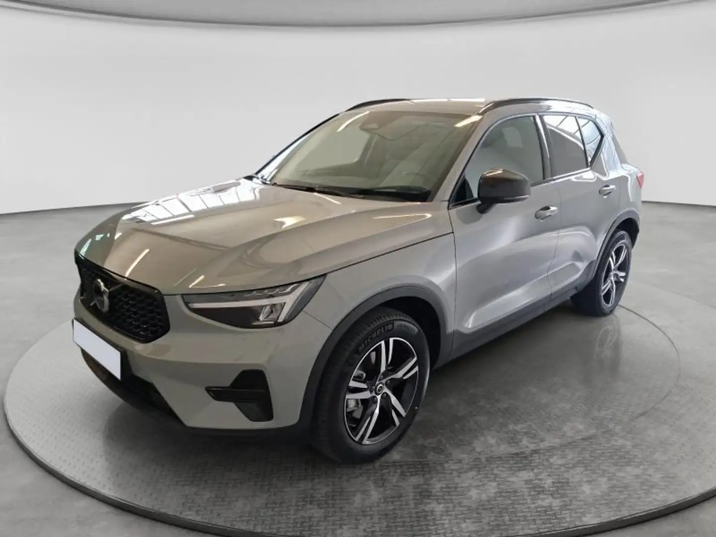 2026 Volvo XC40, 1 000 km, Belgicko — foto 1