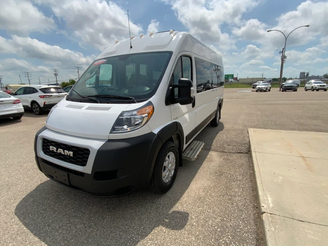 2021 RAM Promaster 2500, biela, 110 407 km, dovoz Kanada — foto 3 z 5