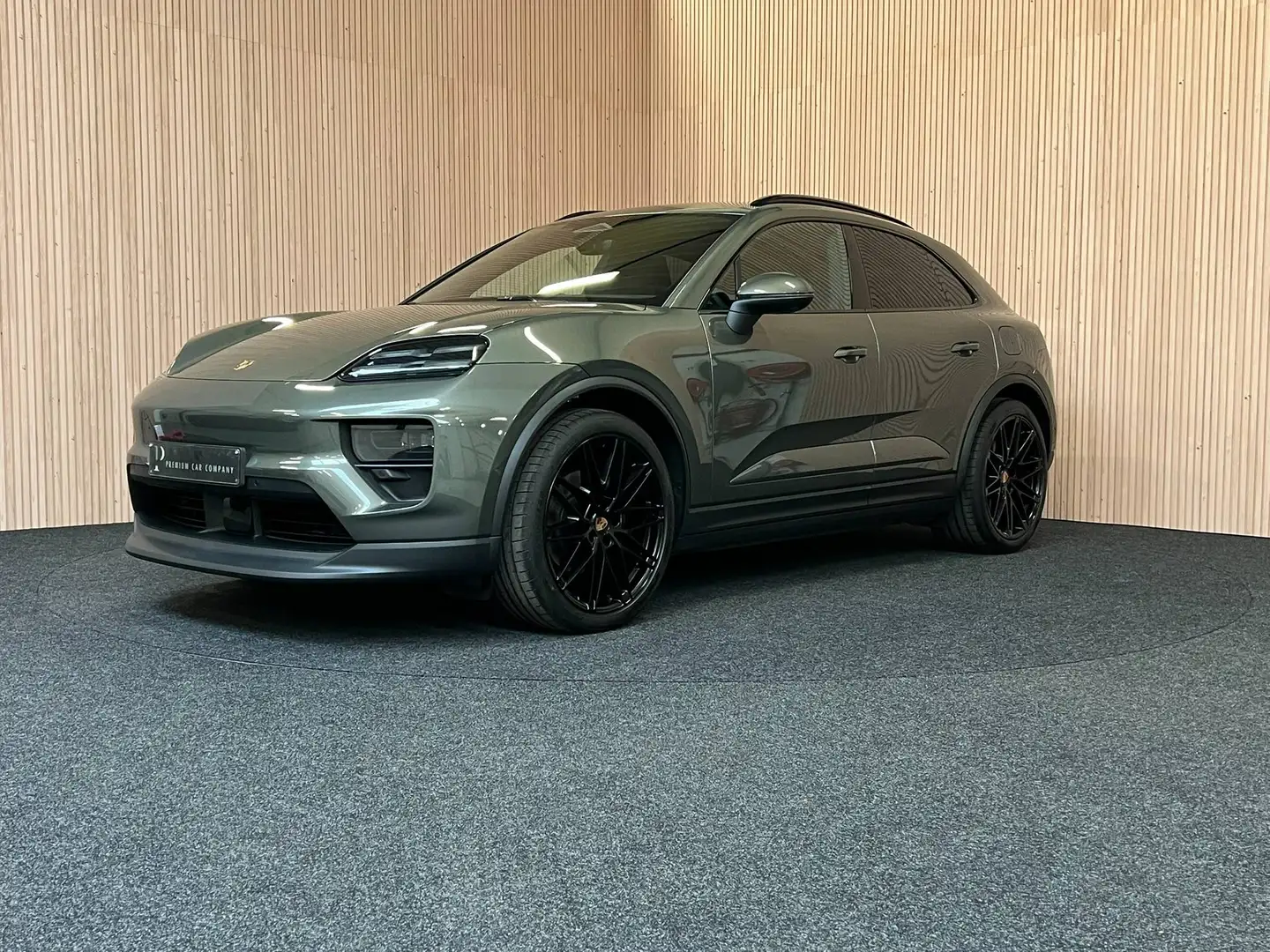 2026 Porsche Macan, 1 668 km, Belgicko — foto 1