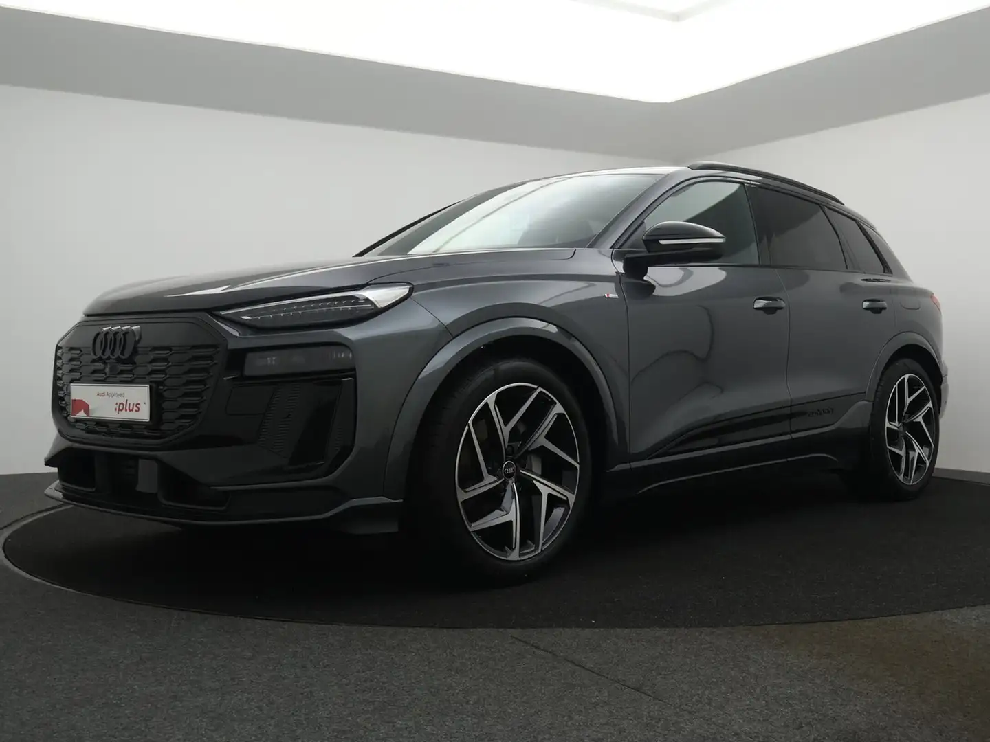 2026 Audi Q6 e-tron, 10 km, Belgicko — foto 1