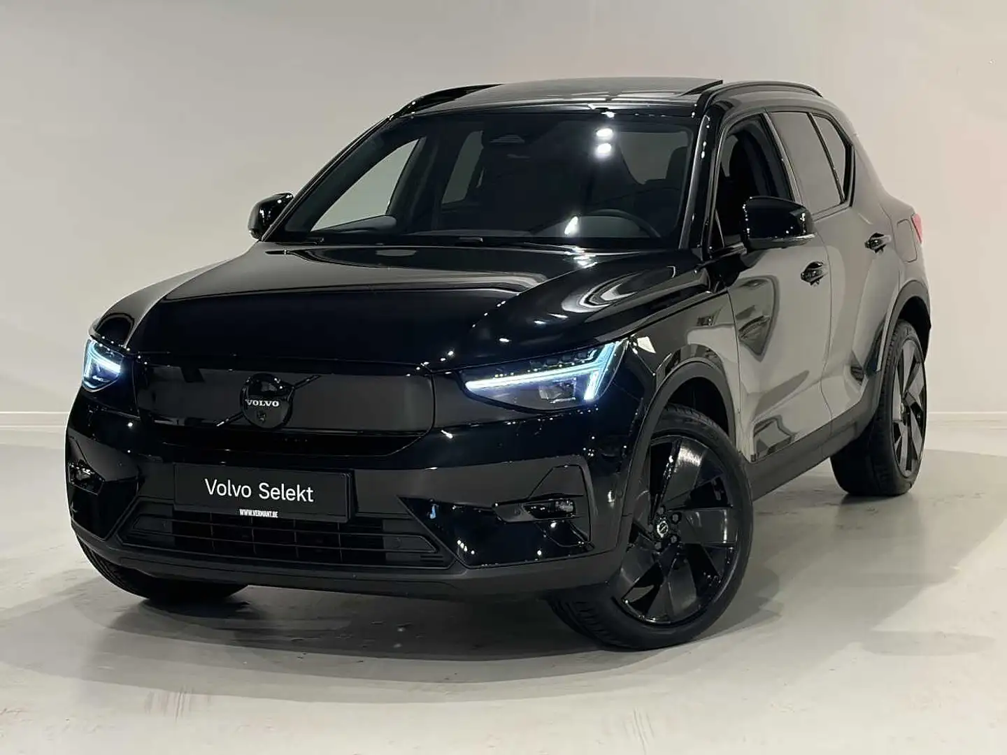 2026 Volvo EX40, čierna, 1 142 km, Belgicko — foto 1