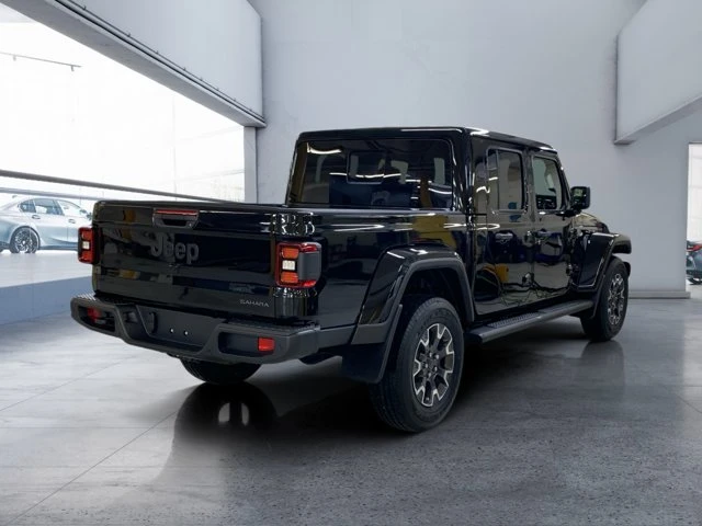 2026 Jeep Gladiator Sahara, čierna, 84 km, dovoz Kanada — foto 5 z 20