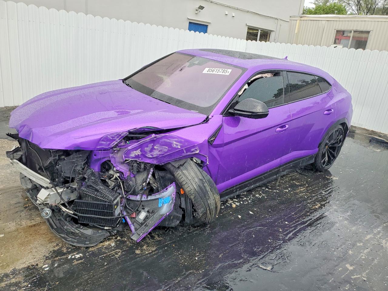 2022 Lamborghini URUS, fialová, 87 627 km, dovoz USA — foto 1