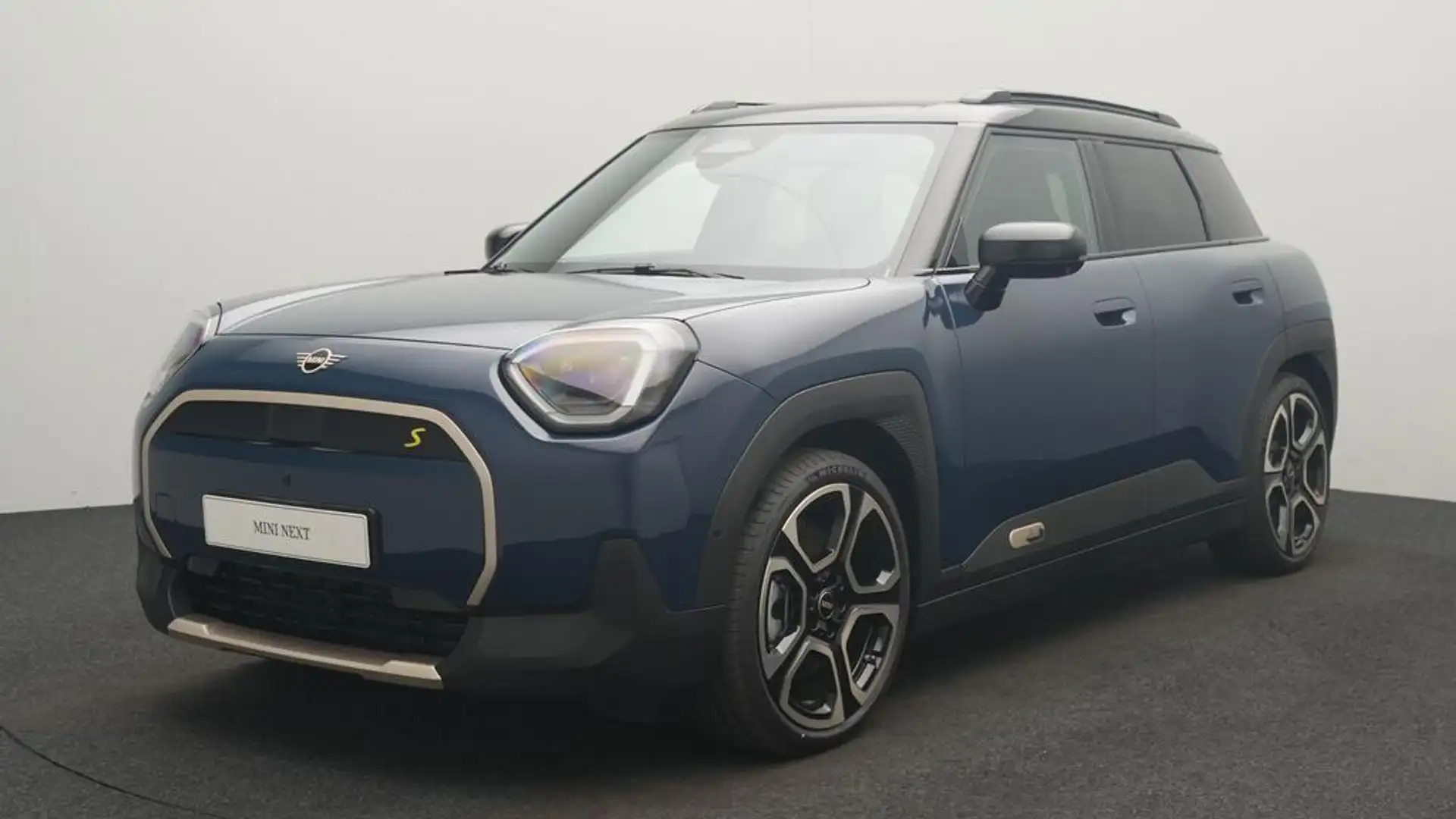 2026 MINI Aceman, 4 253 km, Belgicko — foto 1
