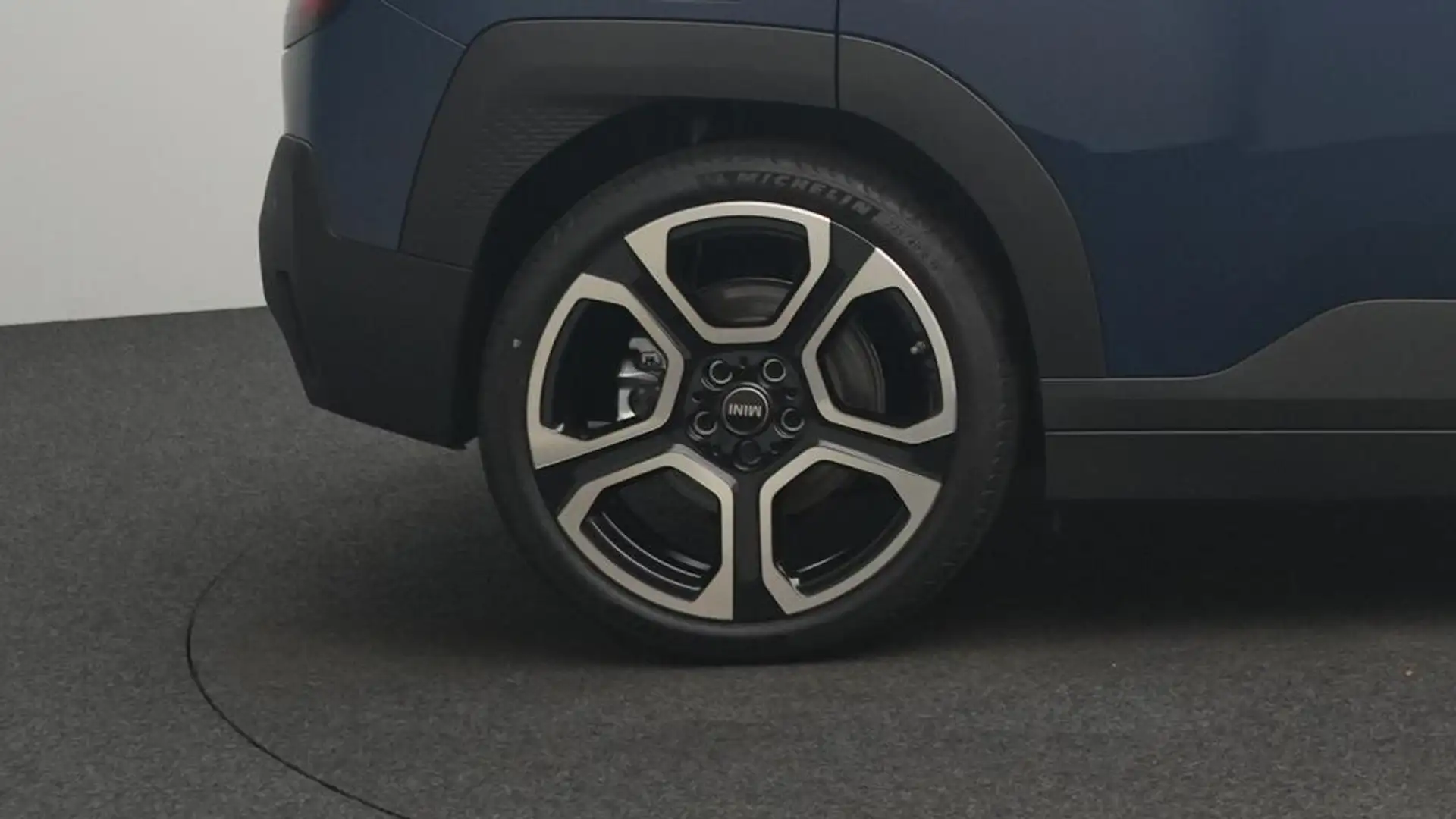 2026 MINI Aceman, 4 253 km, Belgicko — foto 8 z 12