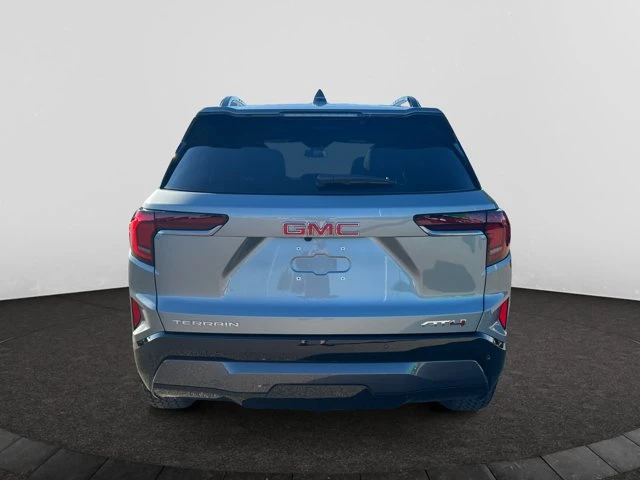 2027 GMC Terrain AWD AT4, sivá, 5 km, dovoz Kanada — foto 4 z 20