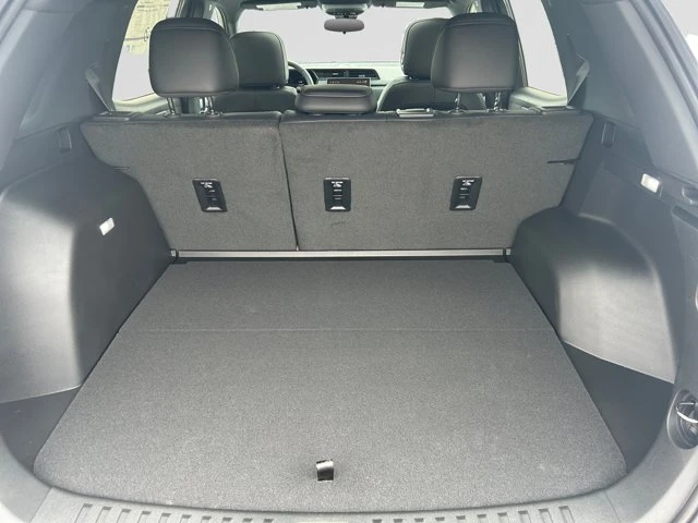 2027 GMC Terrain AWD AT4, biela, 6 km, dovoz Kanada — foto 10 z 20