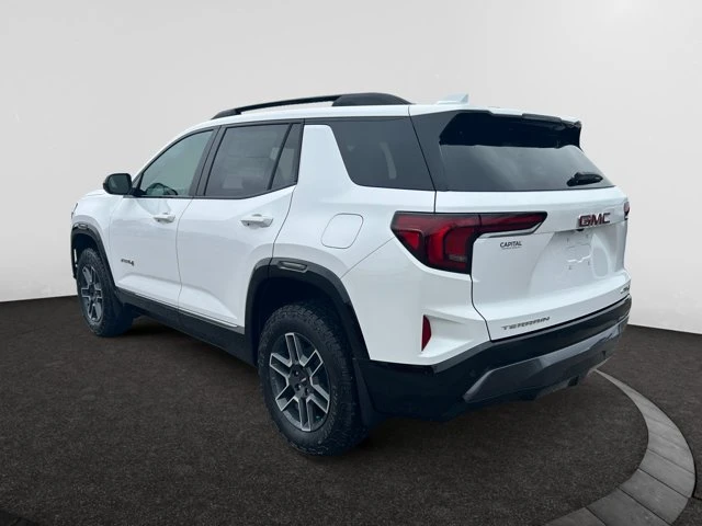 2027 GMC Terrain AWD AT4, biela, 6 km, dovoz Kanada — foto 3 z 20