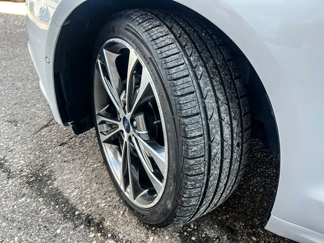 2017 Ford Fusion Titanium AWD, biela, 78 699 km, dovoz Kanada — foto 2 z 5
