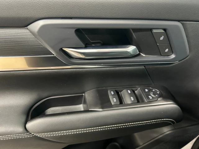 2027 GMC Terrain AWD Elevation, biela, 7 km, dovoz Kanada — foto 16 z 20